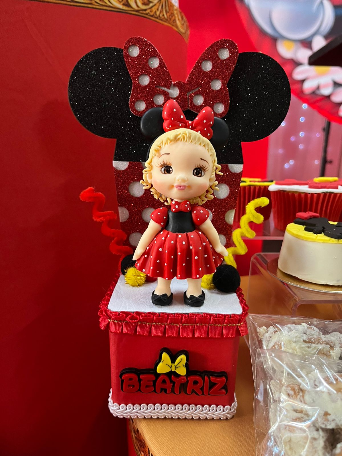 Caixa 8x8 com fundo e biscuit