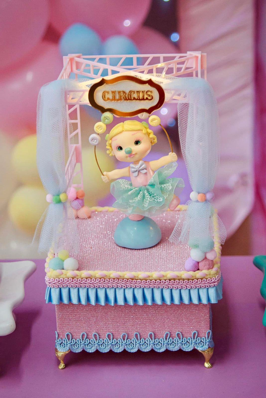 Caixa cenário sem movimento com iluminação e biscuit