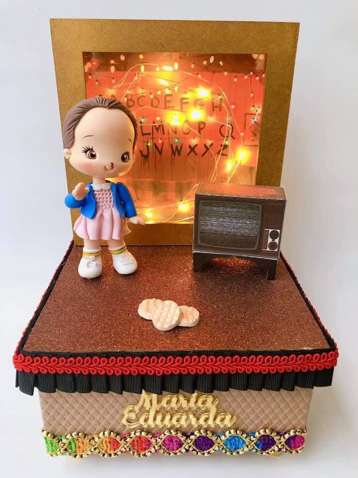 Caixa cenário sem movimento com iluminação e biscuit